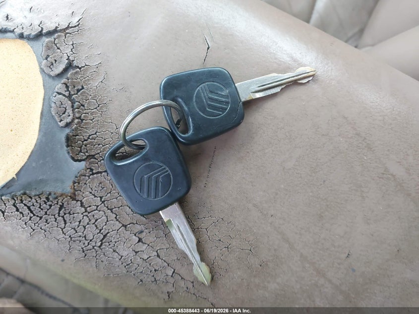 2000 Mercury Mountaineer VIN: 4M2ZU66P1YUJ30869 Lot: 45388443