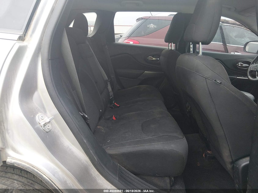 2019 JEEP CHEROKEE auction photo 8