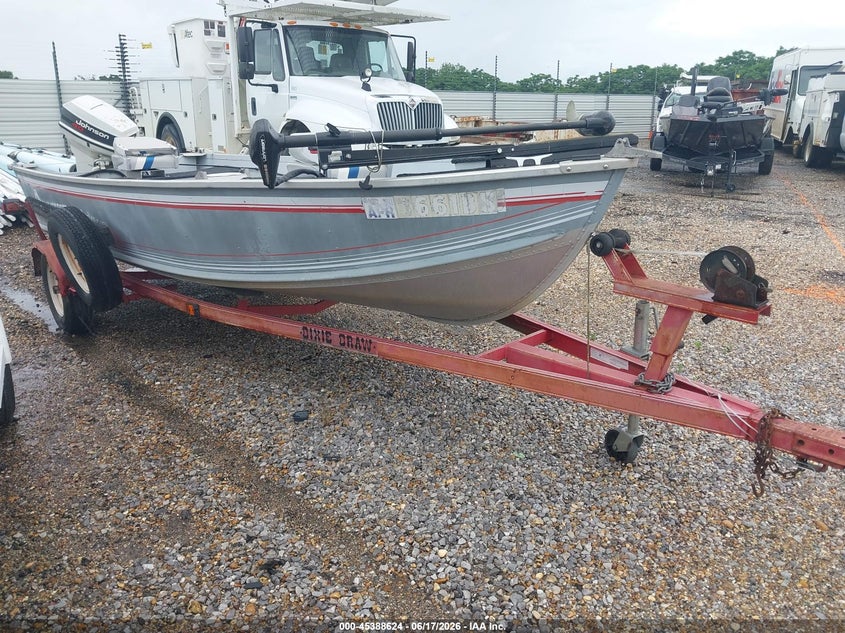 1994 ALUMACRAFT BOAT auction photo 1