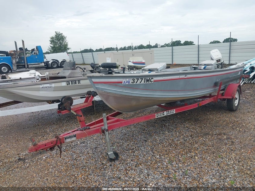 1994 ALUMACRAFT BOAT auction photo 2