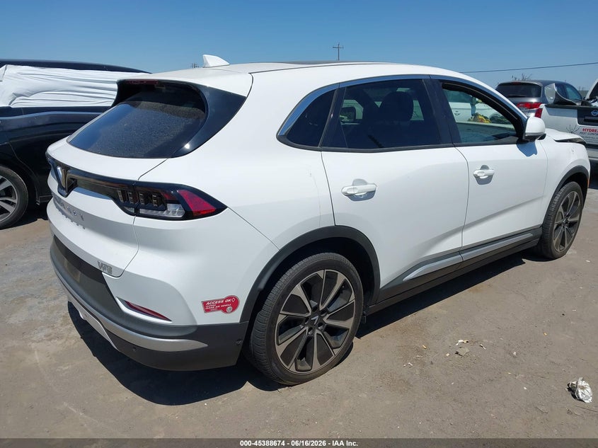2024 VINFAST VF 8 auction photo 4