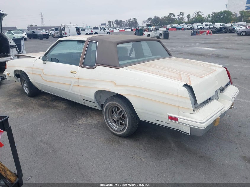 1984 OLDSMOBILE CUTLASS SUPREME auction photo 3