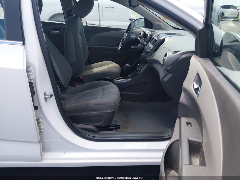 2014 CHEVROLET SONIC auction photo 5