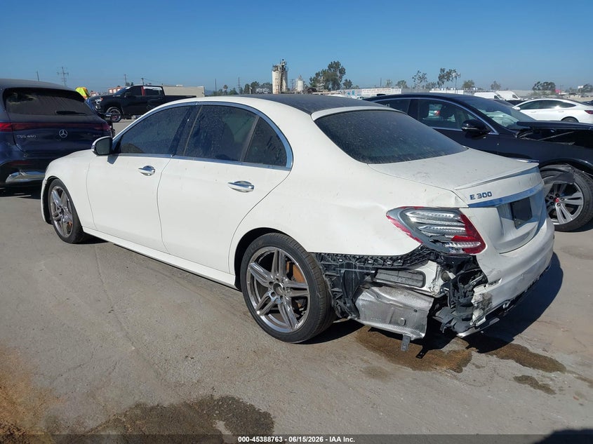 MERCEDES-BENZ E 300 2019 VIN WDDZF4JB2KA617867