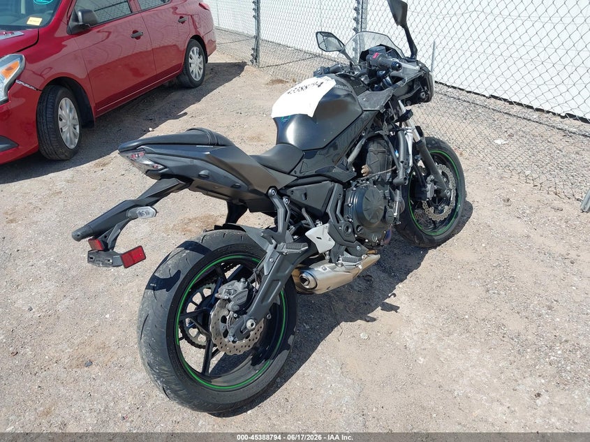 KAWASAKI EX650 2024
