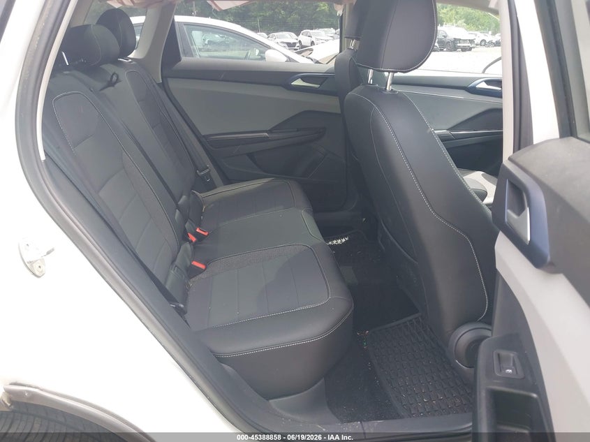 2024 VOLKSWAGEN TAOS auction photo 8