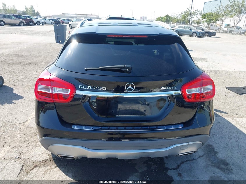 2018 MERCEDES-BENZ GLA 250 4MATIC — Photo 16