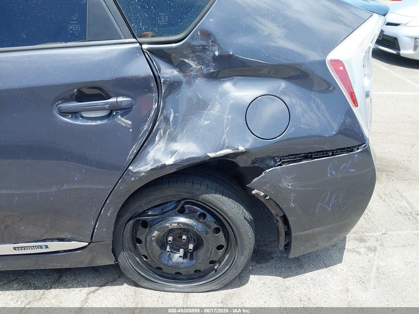 2011 TOYOTA PRIUS auction photo 6