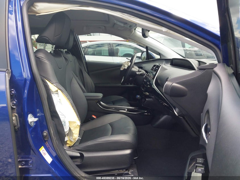 2016 TOYOTA PRIUS FOUR — Photo 18