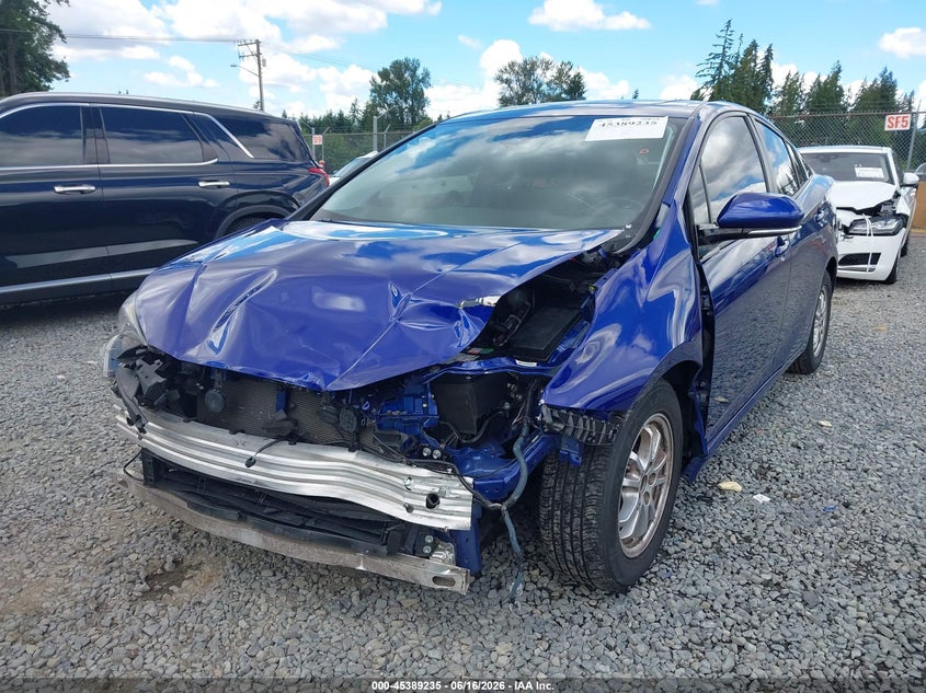 2016 TOYOTA PRIUS FOUR — Photo 6
