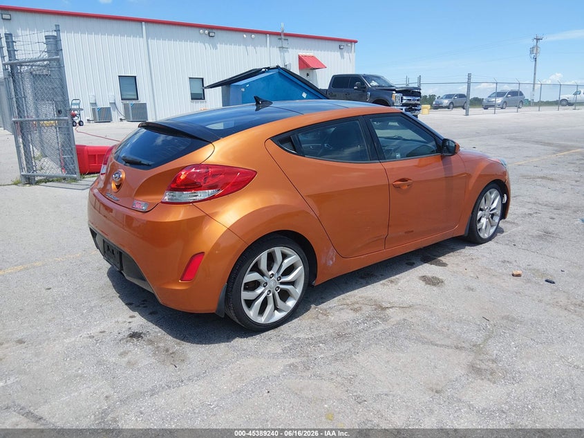 2012 HYUNDAI VELOSTER auction photo 4