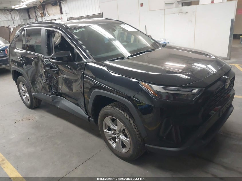 TOYOTA RAV4 XLE 2022