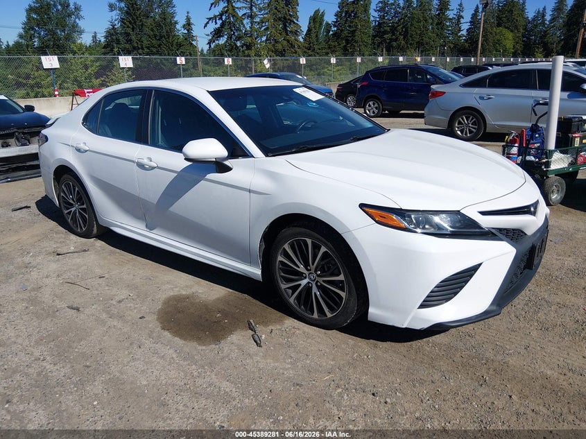 2018 TOYOTA CAMRY SE — Photo gallery