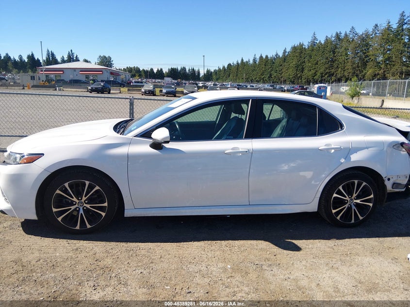 2018 TOYOTA CAMRY SE — Photo 15
