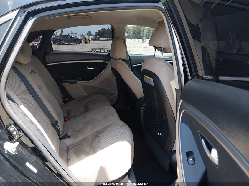 2016 HYUNDAI ELANTRA GT auction photo 8
