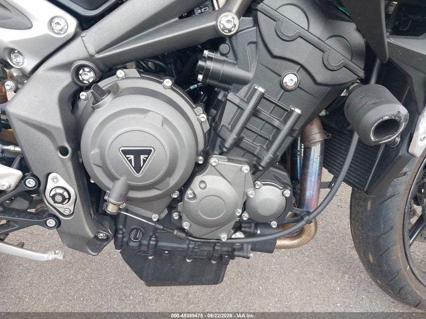 2020 TRIUMPH MOTORCYCLE STREET TRIPLE auction photo 8