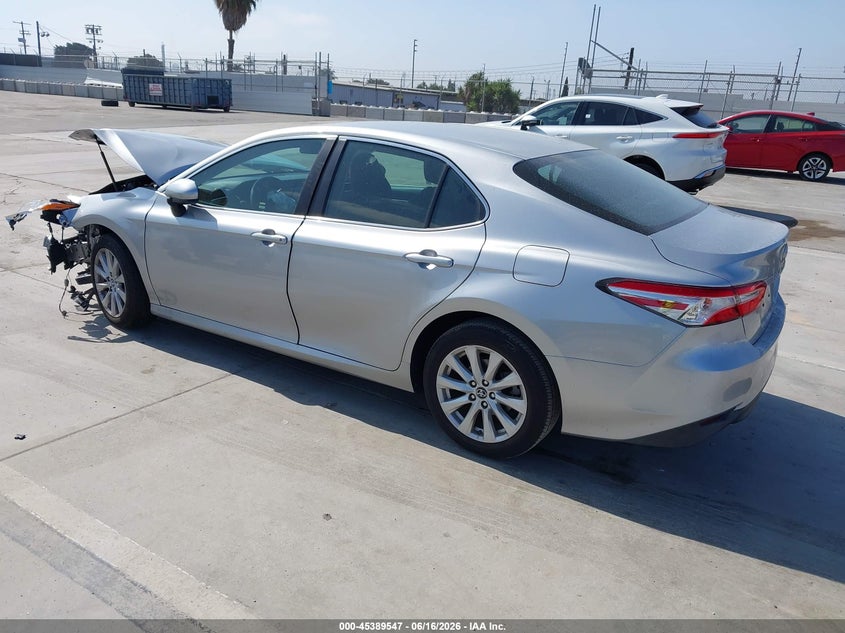 2018 TOYOTA CAMRY auction photo 3