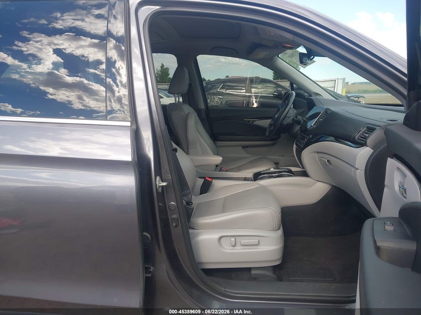 VIN 5FNYF6H97LB054408 2020 HONDA PILOT AWD TOURING 8 PASSENGER
