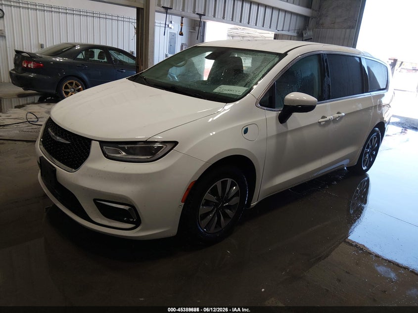 Vin: 2c4rc1l77pr575760, lot: 45887681, chrysler pacifica hybrid touring l 20232
