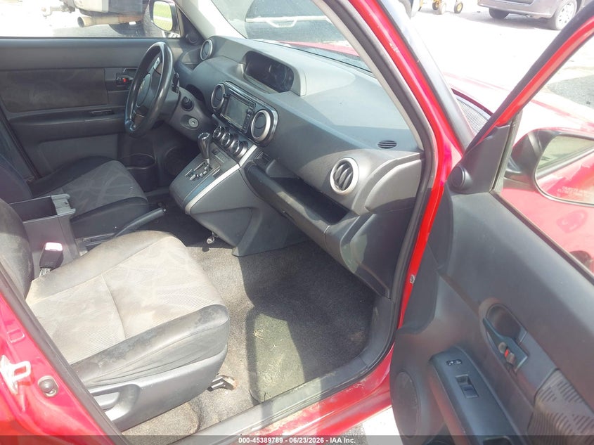 2014 SCION XB auction photo 5