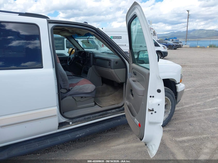 2005 CHEVROLET TAHOE auction photo 5
