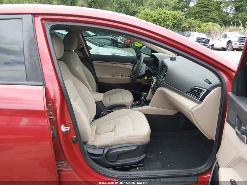 2018 HYUNDAI ELANTRA auction photo 5