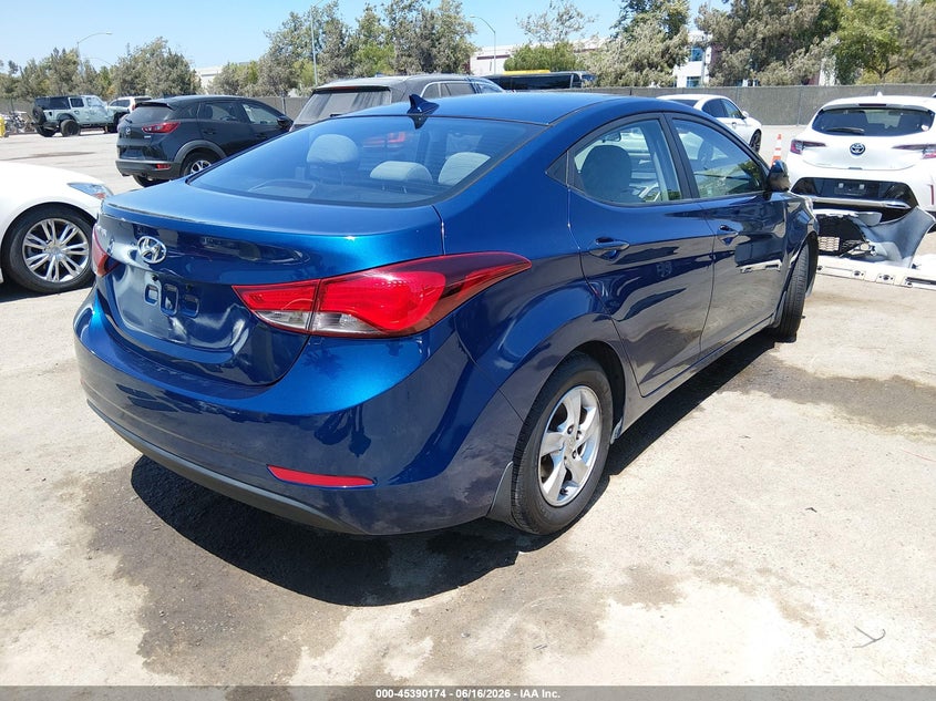 2015 HYUNDAI ELANTRA auction photo 4