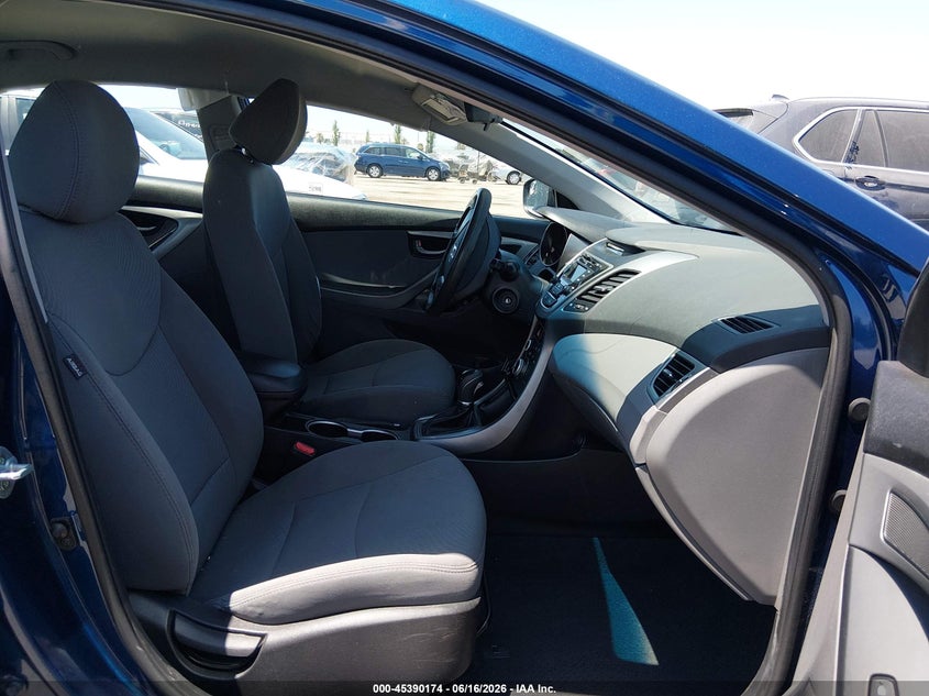 2015 HYUNDAI ELANTRA auction photo 5