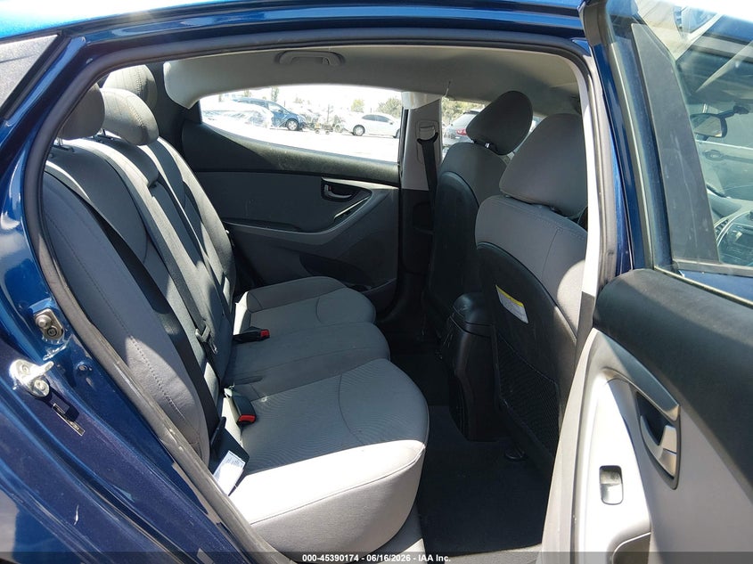 2015 HYUNDAI ELANTRA auction photo 8
