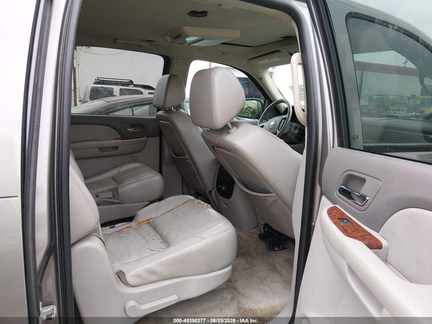 2007 CHEVROLET SUBURBAN auction photo 8