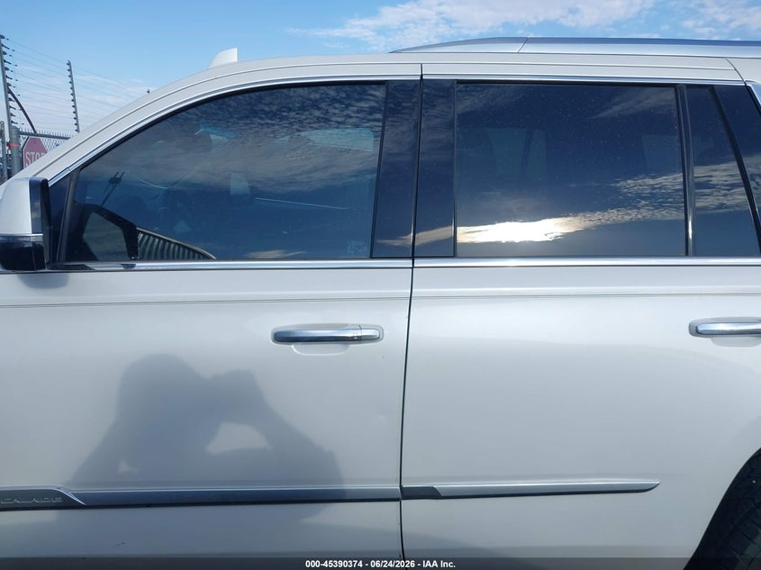 CADILLAC ESCALADE - zdjęcie 15
