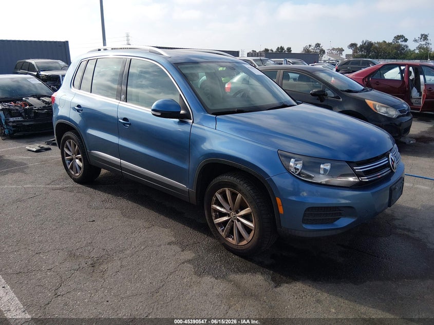 2017 VOLKSWAGEN TIGUAN auction photo 1