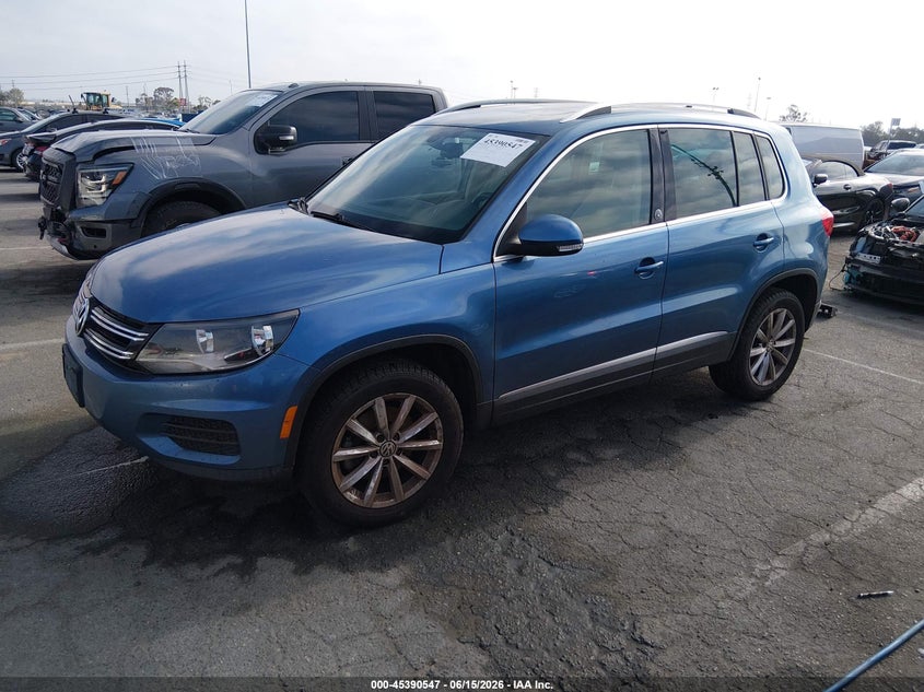 2017 VOLKSWAGEN TIGUAN auction photo 2