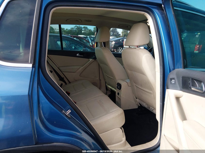 2017 VOLKSWAGEN TIGUAN auction photo 8