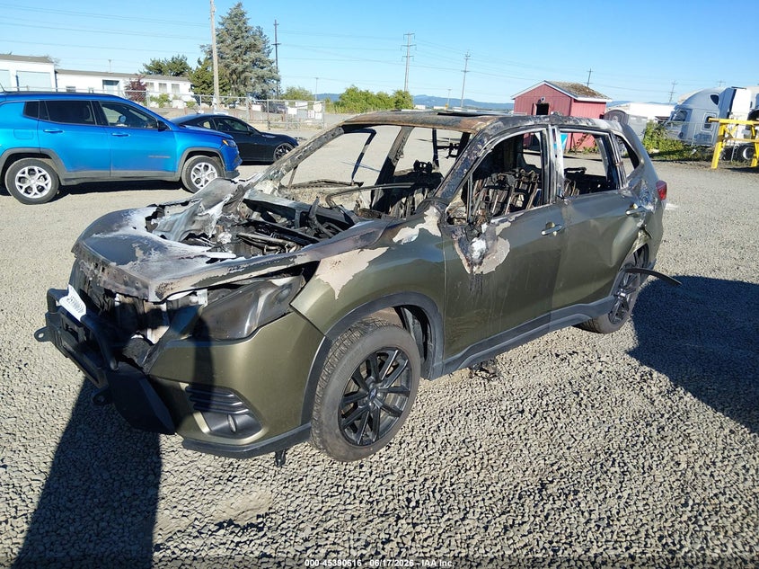 2022 SUBARU FORESTER auction photo 2