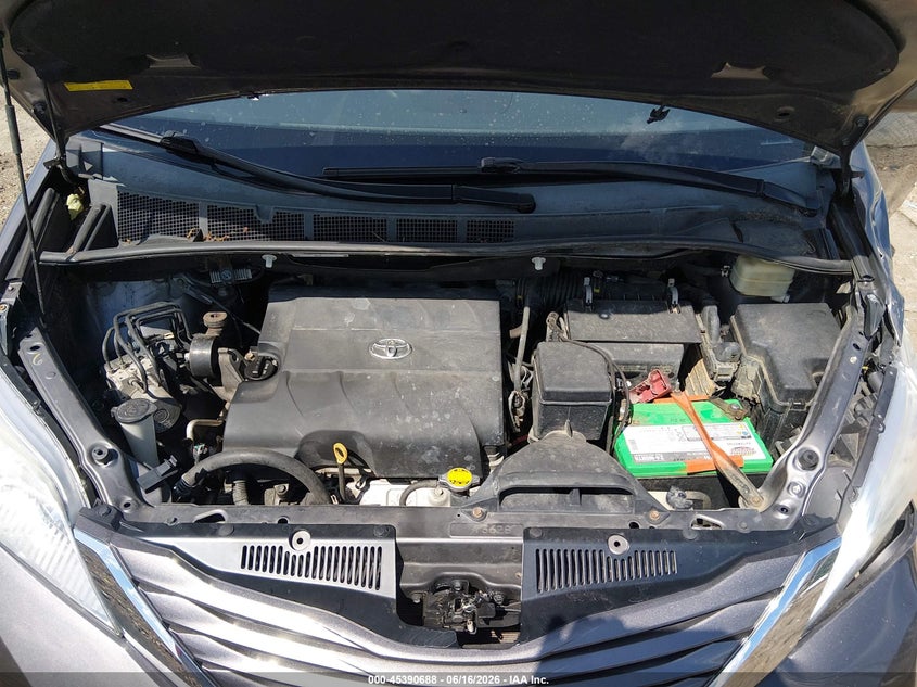 AtlanticExpress - Toyota Sienna