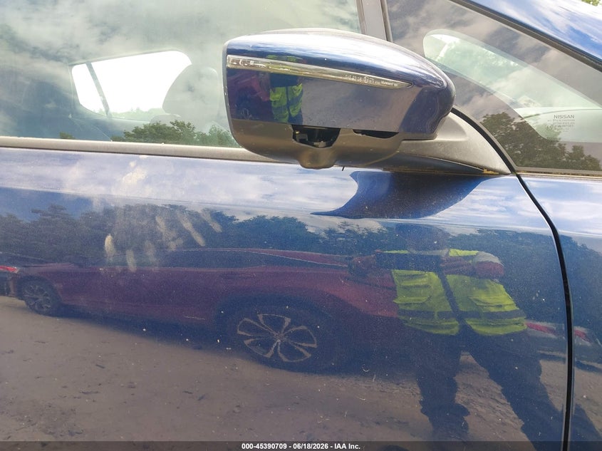 VIN: 1N4AZ1CP4JC304723 2018 NISSAN LEAF SL
