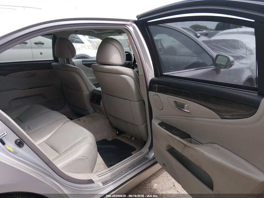 2010 LEXUS LS 460 auction photo 8