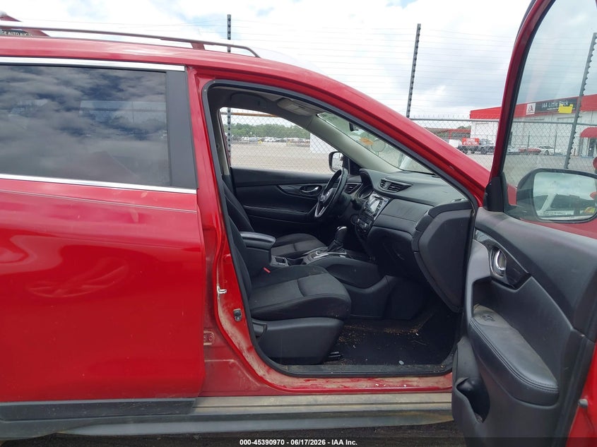 2017 NISSAN ROGUE auction photo 5