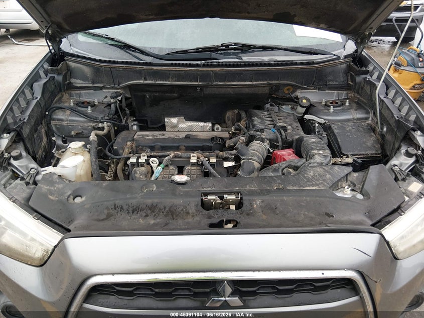 2015 MITSUBISHI OUTLANDER SPORT ES · Фото 10