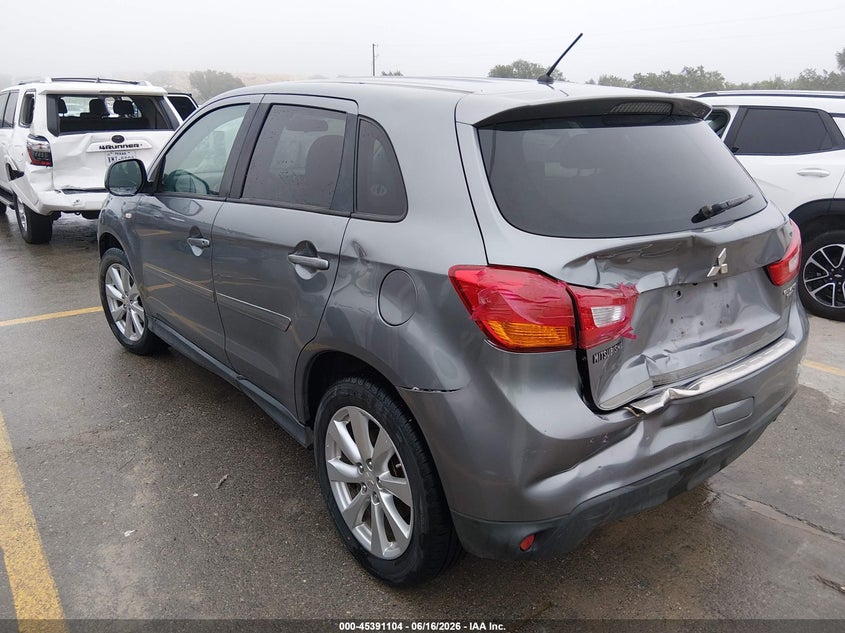 2015 MITSUBISHI OUTLANDER SPORT ES · Фото 3