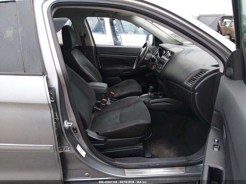 2015 MITSUBISHI OUTLANDER SPORT ES · Фото 5