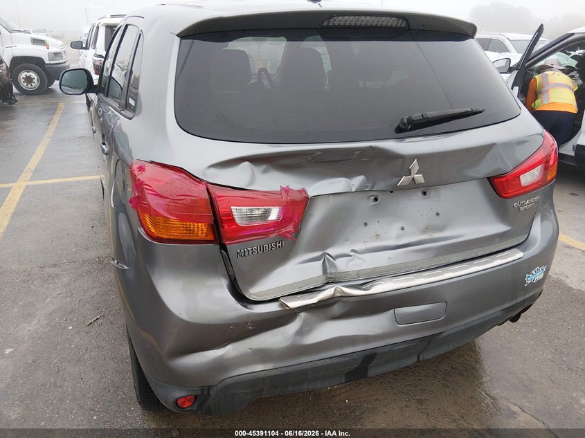 2015 MITSUBISHI OUTLANDER SPORT ES · Фото 6