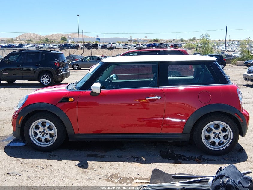 2013 Mini Hardtop Cooper VIN: WMWSU3C54DT372920 Lot: 45391214