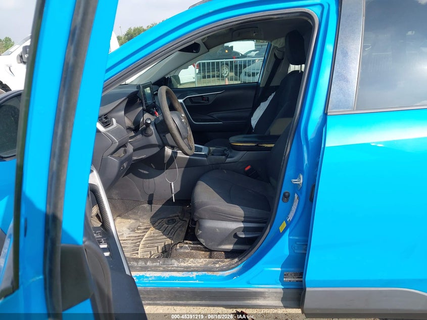 2020 TOYOTA RAV4 auction photo 5