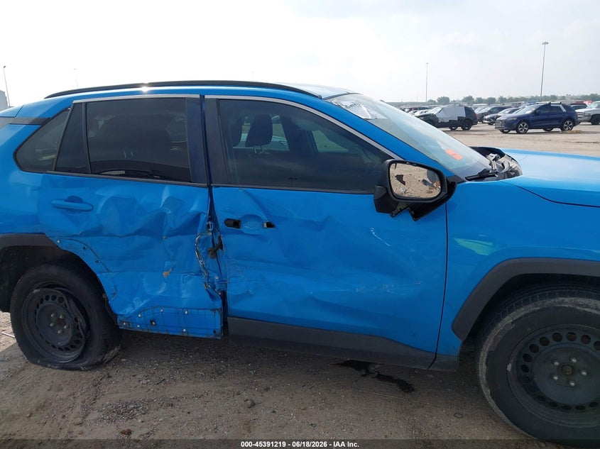 2020 TOYOTA RAV4 auction photo 6