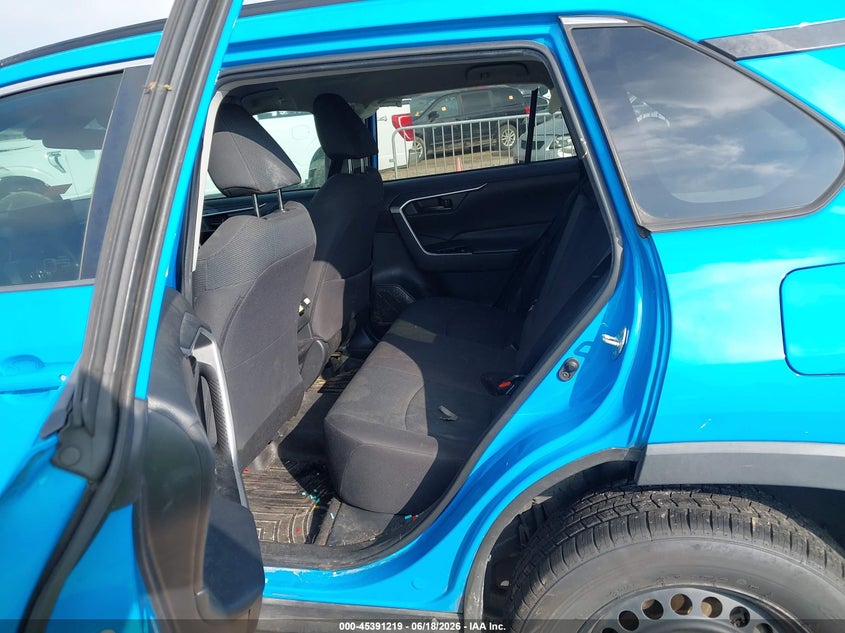 2020 TOYOTA RAV4 auction photo 8