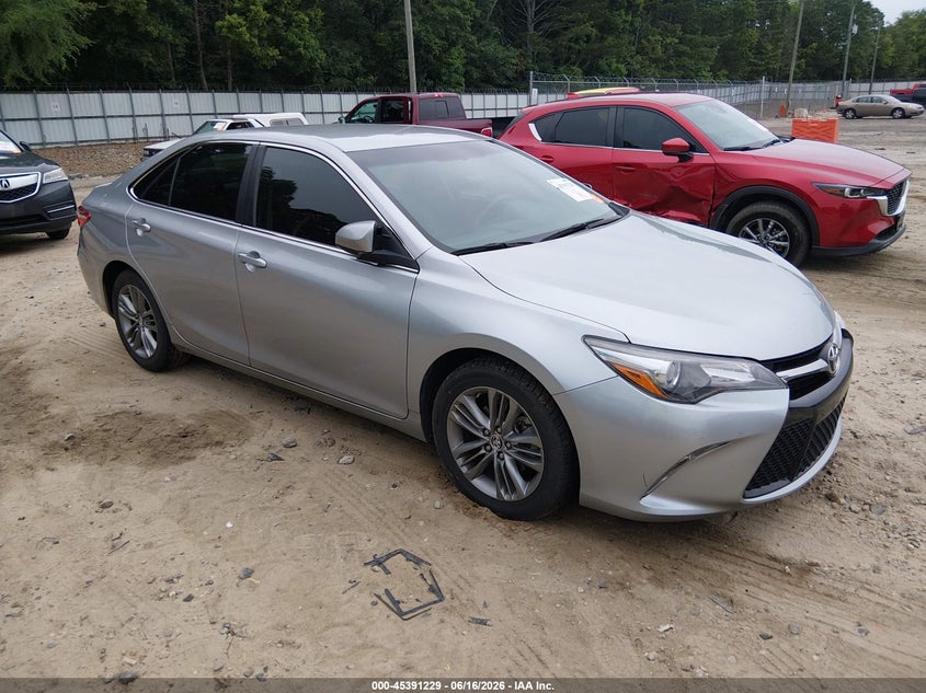2016 TOYOTA CAMRY SE