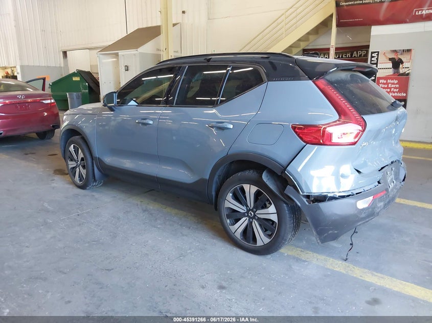 2023 VOLVO XC40 RECHARGE PURE ELECTRIC auction photo 3