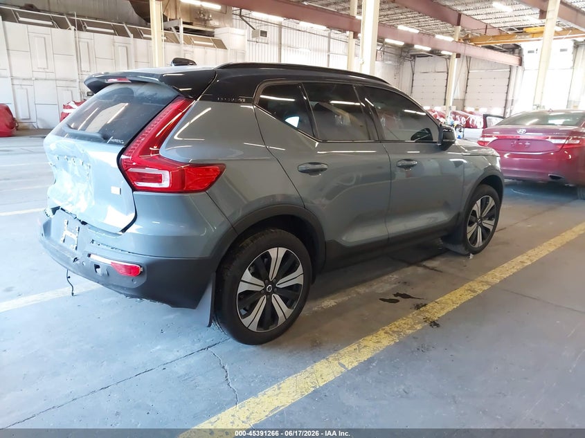 2023 VOLVO XC40 RECHARGE PURE ELECTRIC auction photo 4